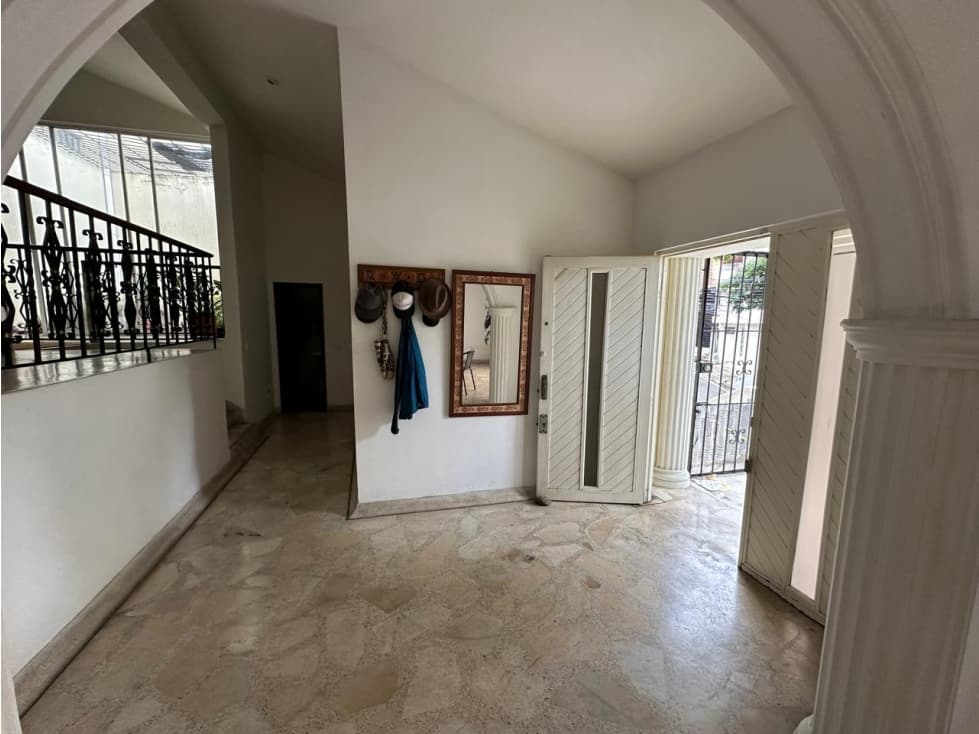 SE ALQUILA CS INDEPENDIENTE PARA EMPRESA O USO MIXTO - 1