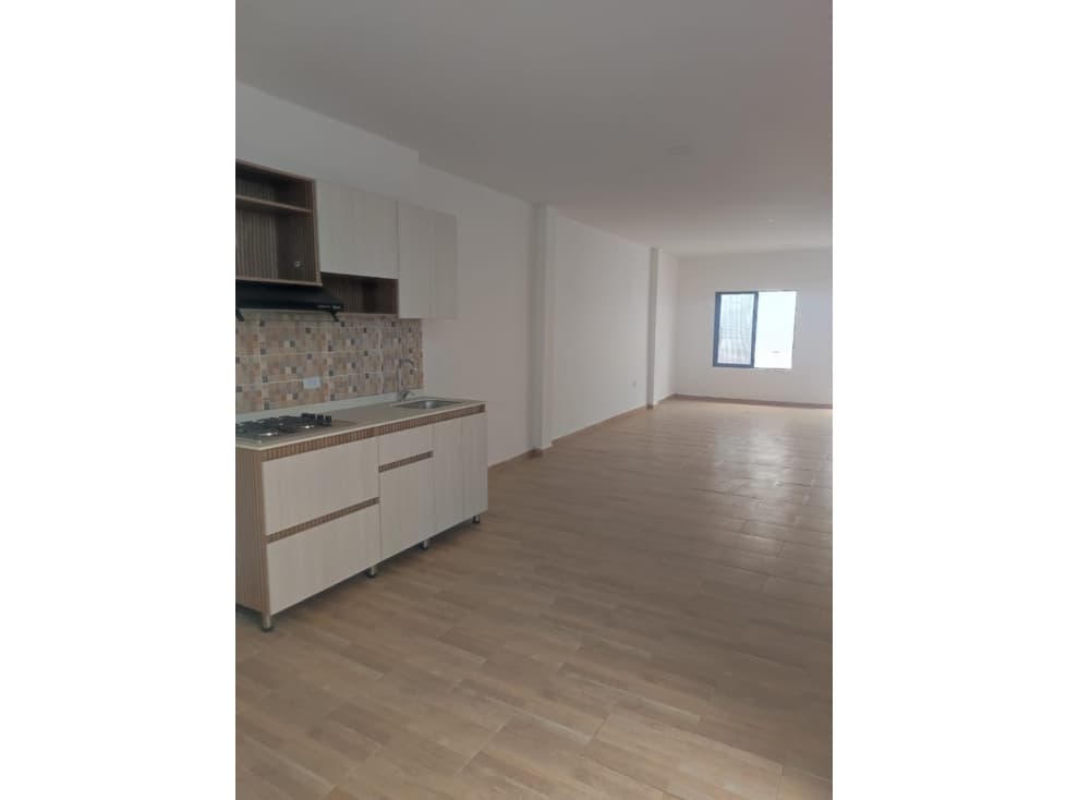 SE VENDE EDIFICIO EN ARANJUEZ DE TRES PISOS DE 140 M2 CONSTRUIDOS - 1