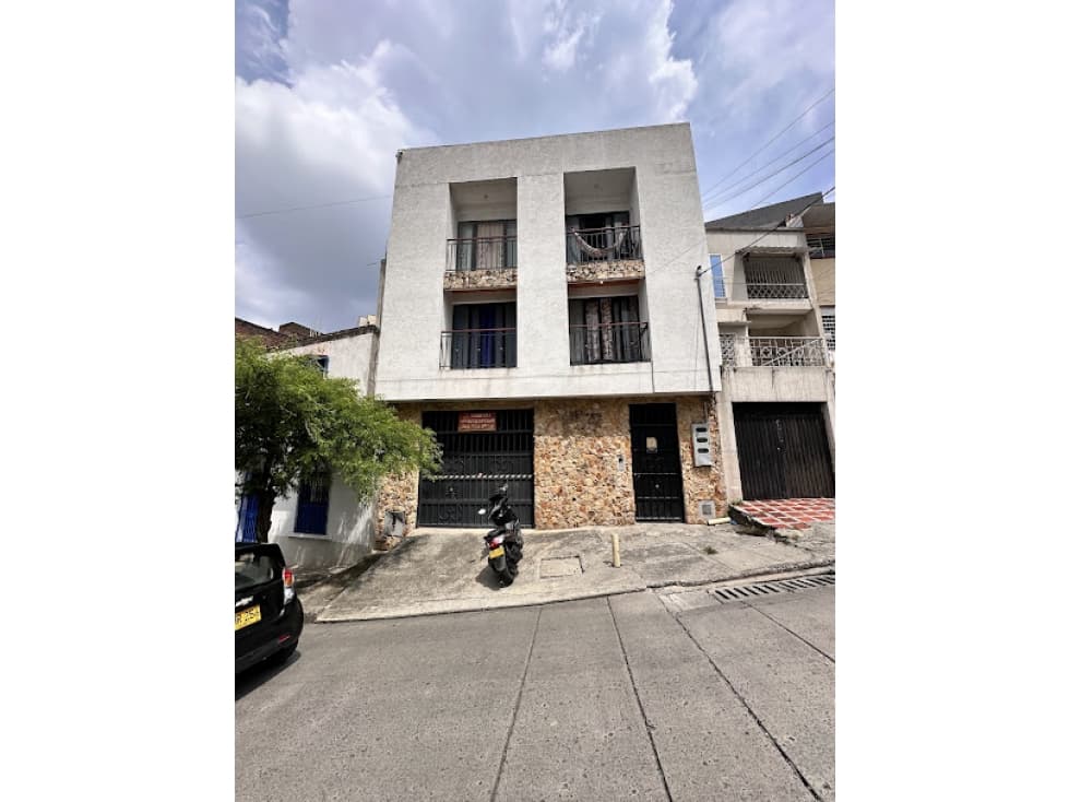 SE VENDE EDIFICIO EN MIRAFLORES - 1