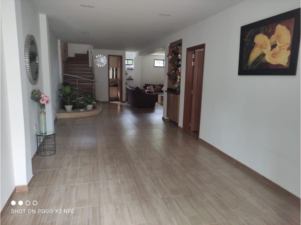 Se Vende Casa de Tres Pisos en Sopetrán, Antioquia - 1