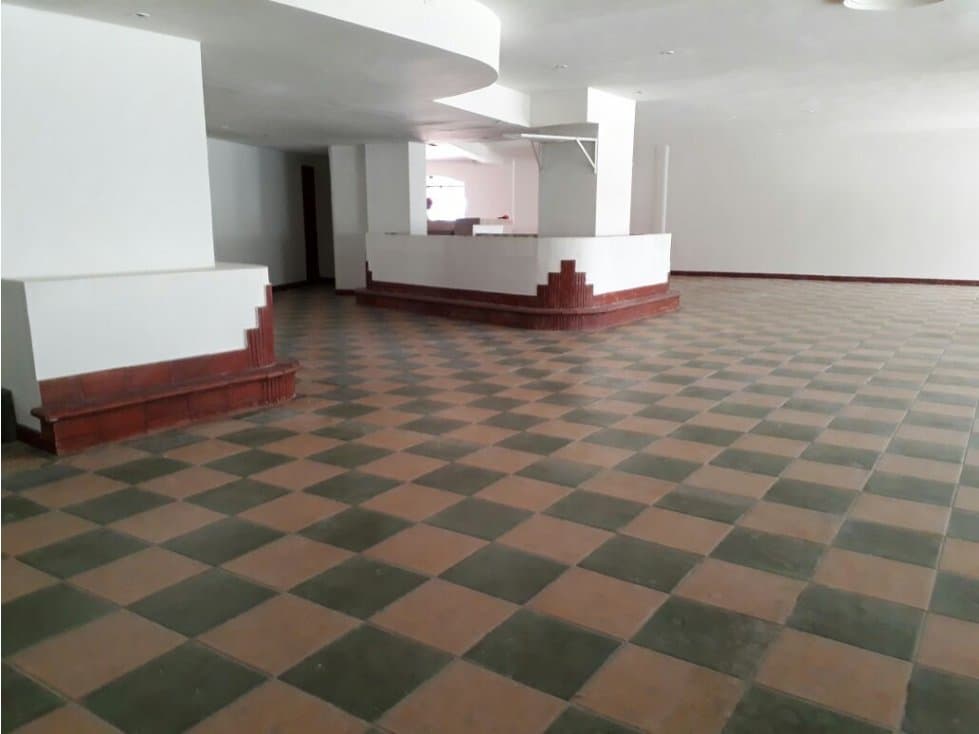 SE ARRIENDA LOCAL C.C. PIERINO GALLO, EL LAGUITO, CARTAGENA - 1