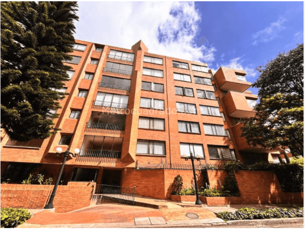 SE VENDE APARTAMENTO EN LA CAROLINA.P - 1