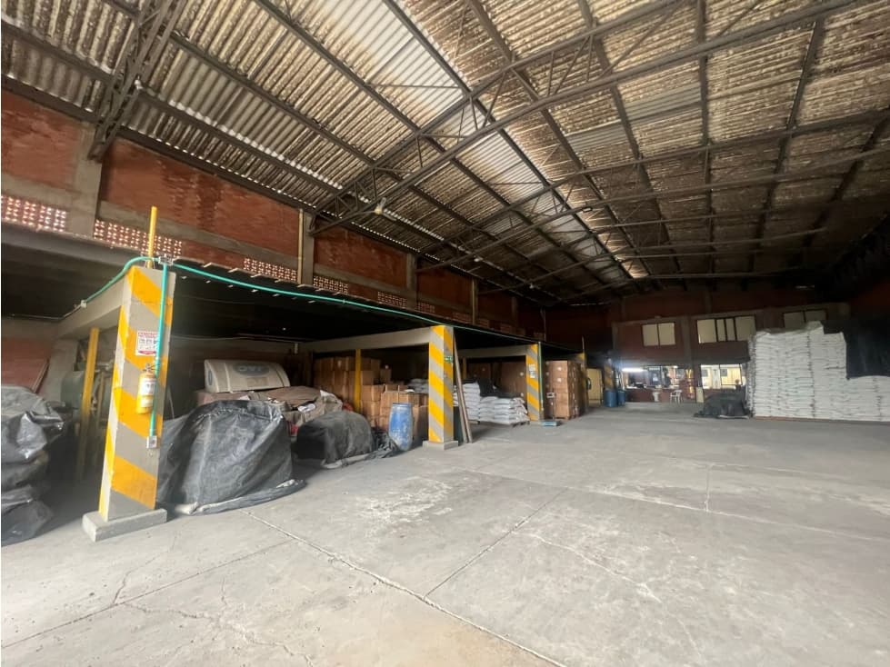 ARRIENDO BODEGAS CONDOMINIO LA NUBIA CANDELARIA - 1