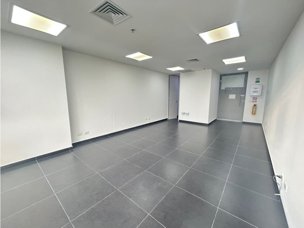 Arriendo de Oficina o Consultorio en Av. Las Vegas - Envigado - 1