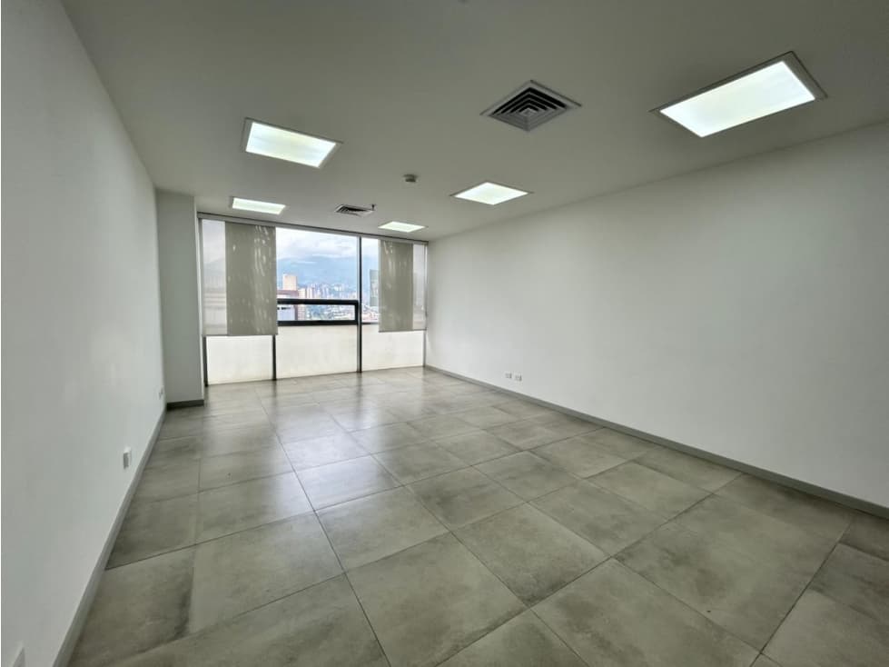 Arriendo de Oficina o Consultorio en Av. Las Vegas - Envigado - 1