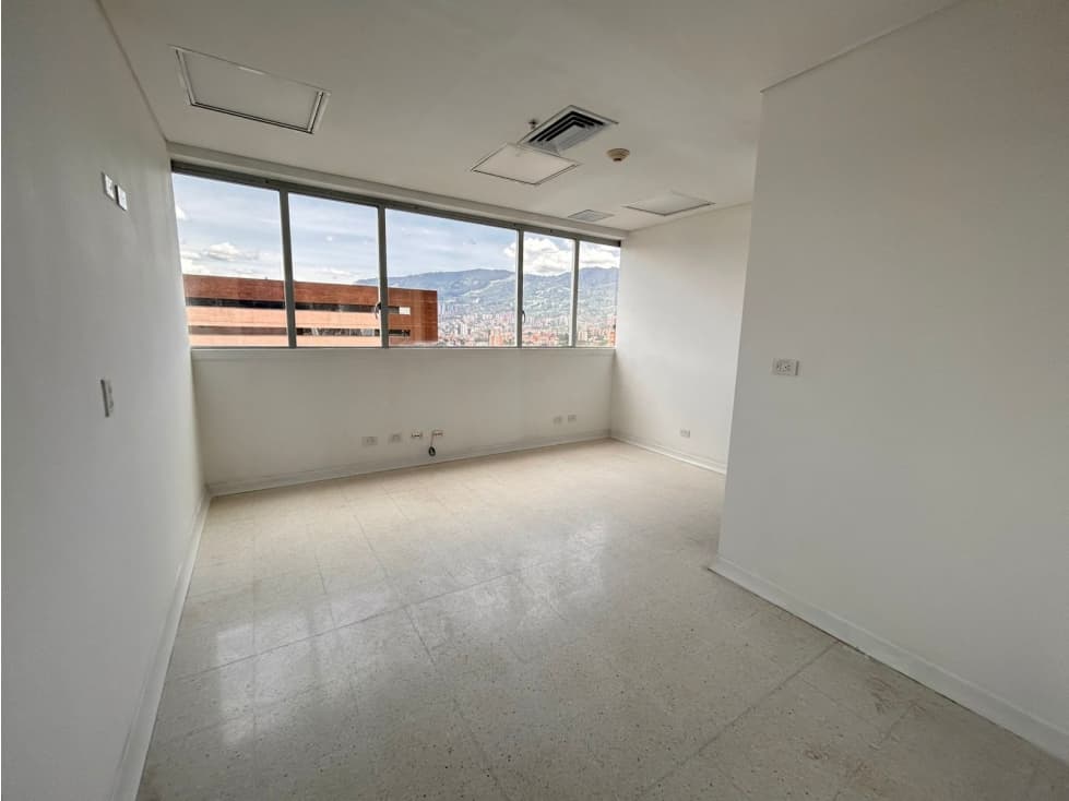 Arriendo de oficina o consultorio en Sabaneta, sector Mayorca - 1
