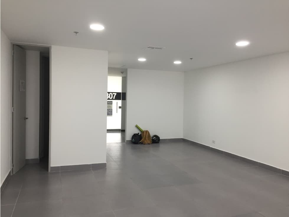 Venta de Oficina en Av. Las Vegas - Envigado - 1