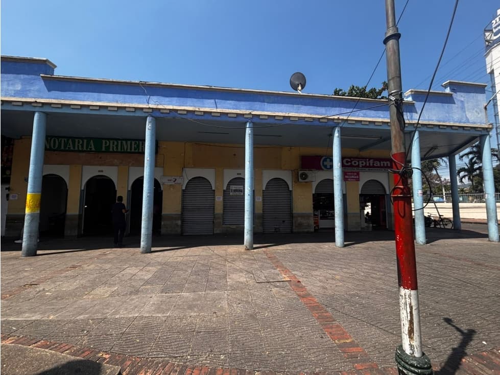 SE ARRIENDA LOCAL EN EL CENTRO, EXCELENTE UBICACION. - 1