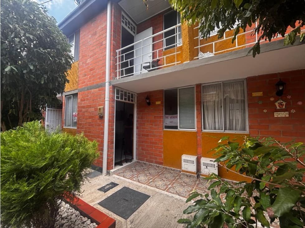 SE VENDE CASA EN SENDEROS DE LAS ACACIAS, GIRARDOT. - 1
