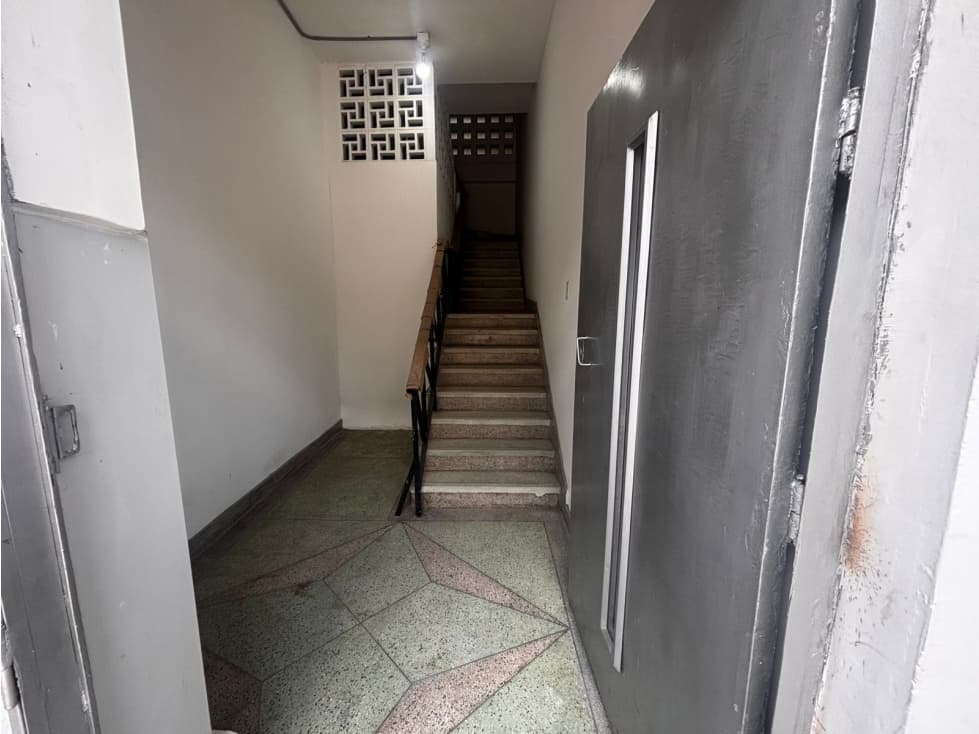 SE ARRIENDA COMODO APARTAMENTO EN EL CENTRO - 1