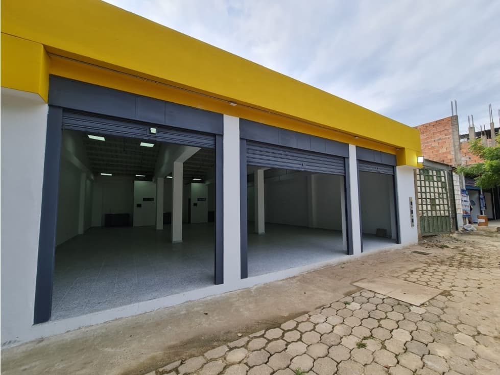 SE ARRIENDAN AMPLIOS LOCALES UBICADOS FRENTE AL PEÑON - 1