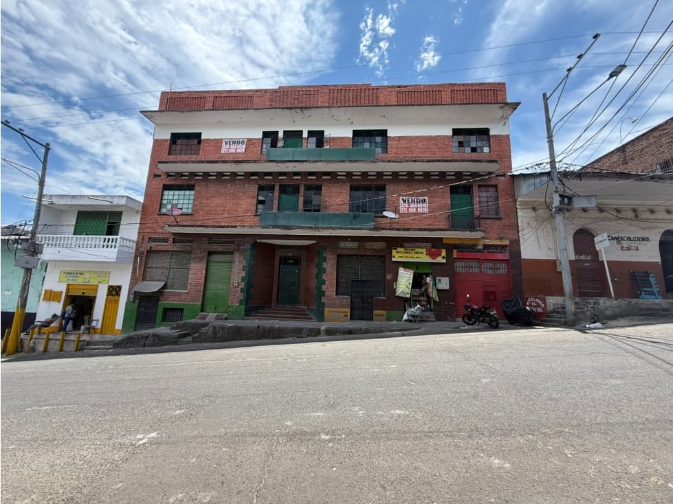 SE VENDE ESPECTACULAR EDIFICIO EN EL CENTRO DE GIRARDOT - 1
