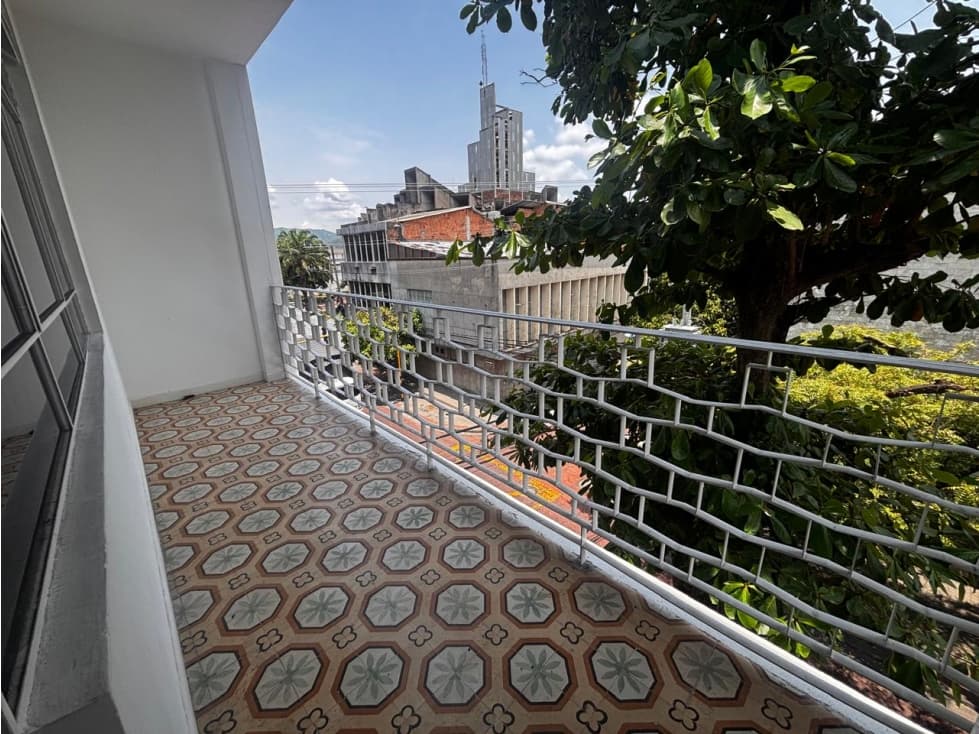 SE ARRIENDA AGRADABLE APARTAMENTO EN EL CENTRO - 1