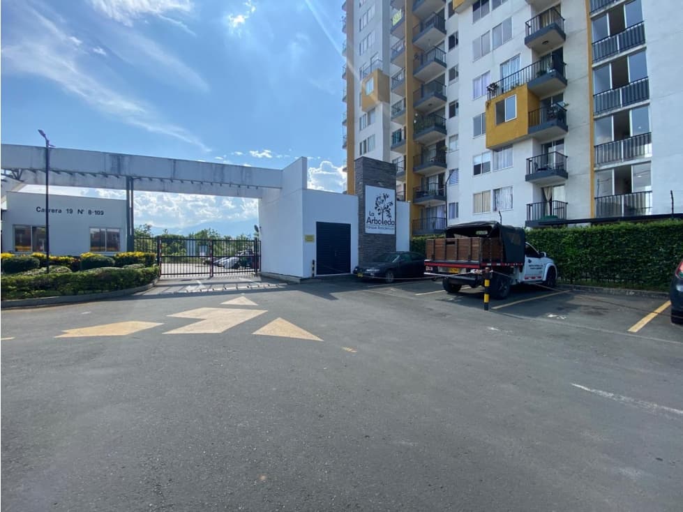 VENDO APARTAMENTO EN CR ARBOLEDA - 1