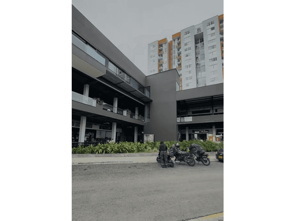 RENTA LOCAL EN BATARA PLAZA CONDINA PEREIRA - 1