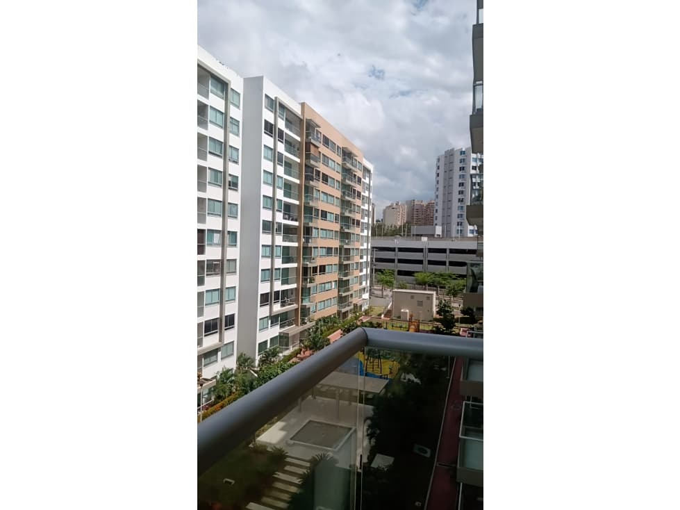 ARRIENDO APARTAMENTO EN MIRAMAR - 1