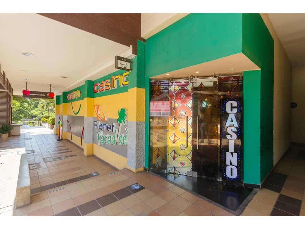 LOCAL EN VENTA CENTRO COMERCIAL ZAZUE - 1