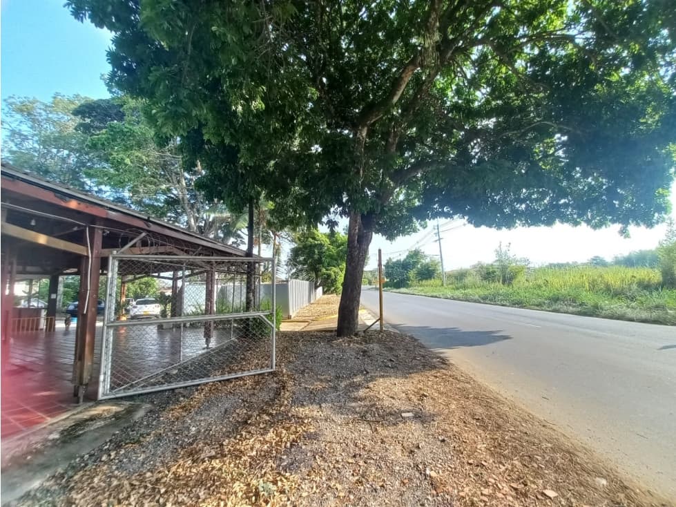 ALQUILER EXCELENTE PUNTO PARA TU NEGOCIO - 1