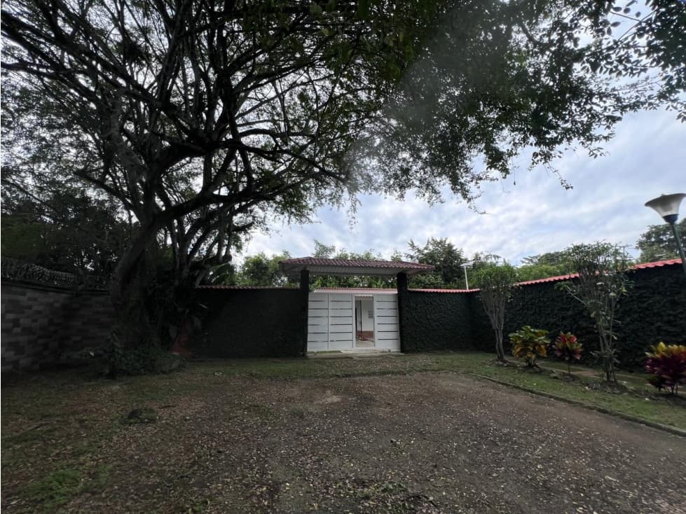 ALQUILO CASA AMOBLADA CONDIMINIO PRIVILEGIO - 1