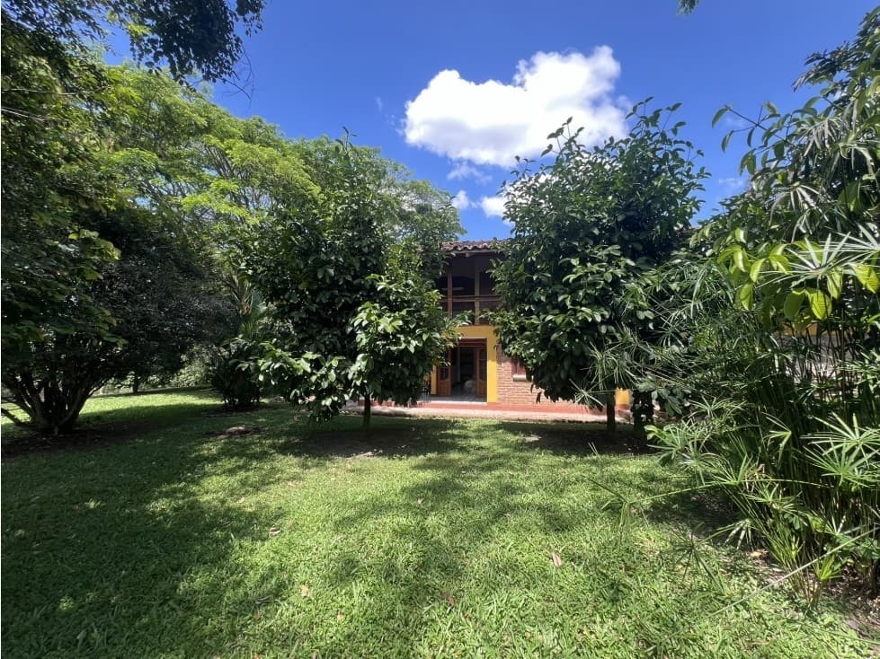 Se Vende Finca Hotel En La Tebaida - 1