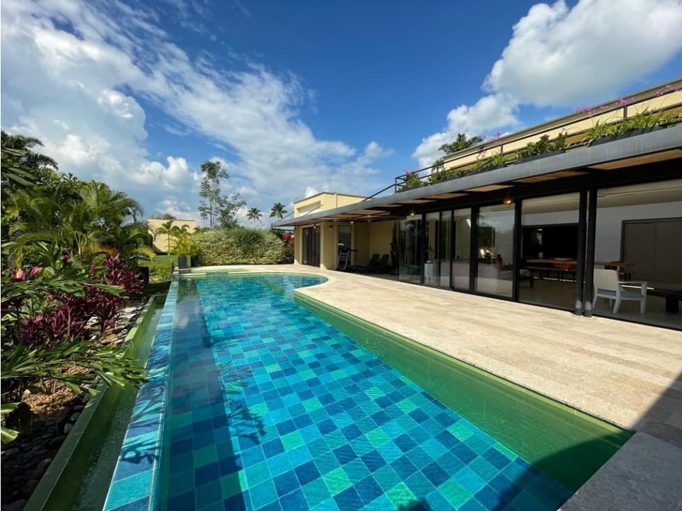 SE VENDE CASA CAMPESTRE CERCA A LA TEBAIDA - 1