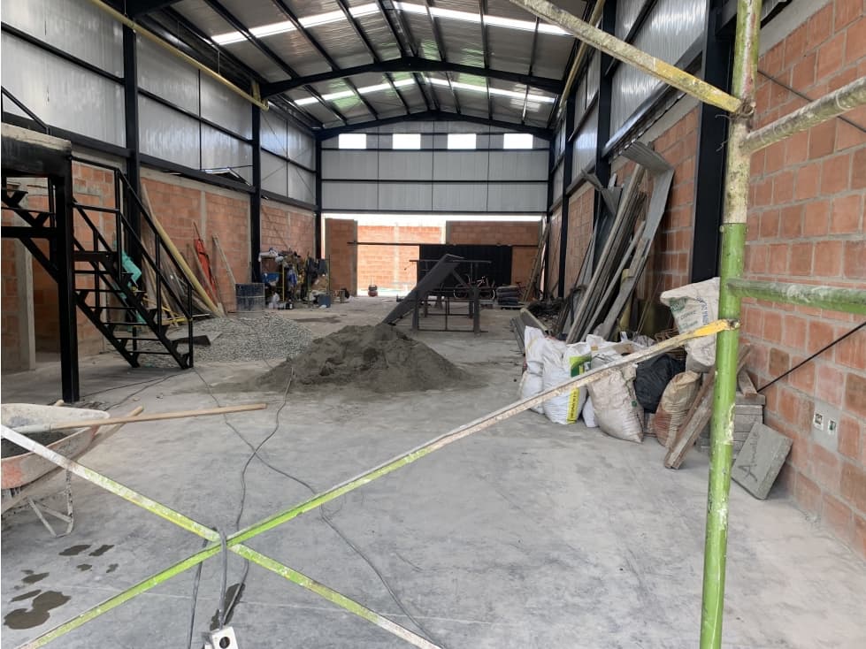 SE ARRIENDA BODEGA EN EL CENTRO DE ARMENIA - 1