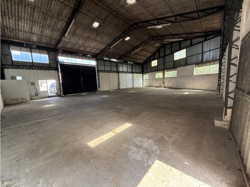 SE ARRIENDA BODEGA EN LA VÍA ARMENIA LA TEBAIDA - 1