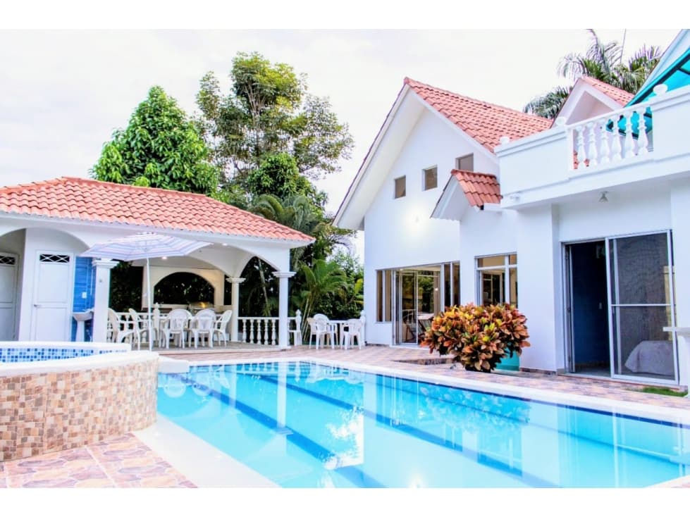 PRECIOSA CASA CAMPESTRE VIA MELGAR- GIRARDOT SOBRE LA PANAMERICANA - 1