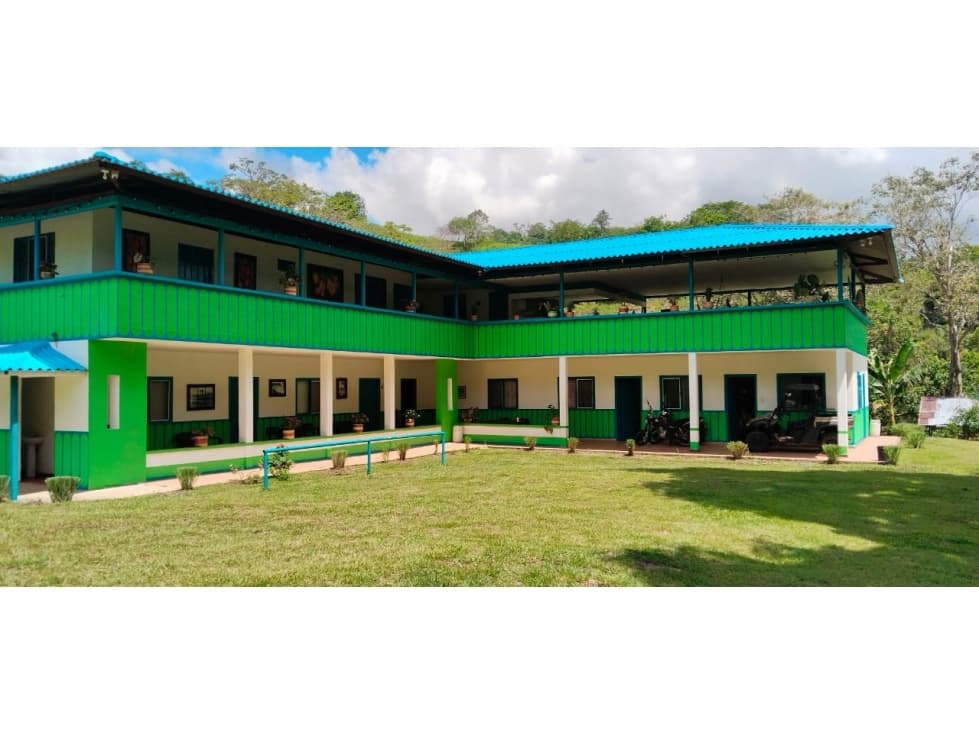 SE VENDE FINCA GANADER A 14 KM DE PUEBLO TAPAO - 1