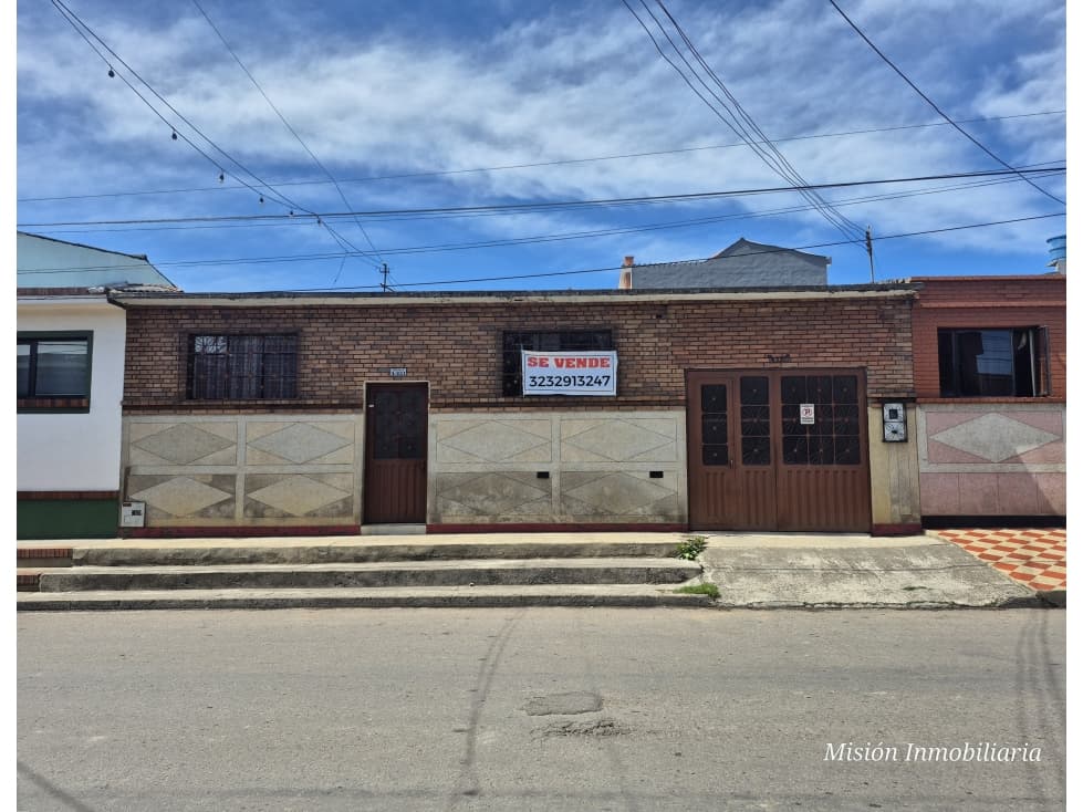 SE VENDE AMPLIO LOTE CON CASA TRADICIONAL EN SUBACHOQUE - 1