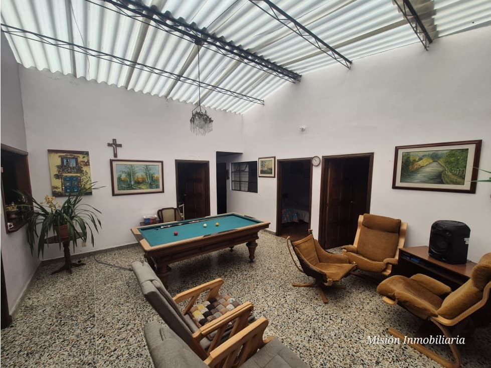 AMPLIA CASALOTE TRADICIONAL EN VENTA SUBACHOQUE - 1