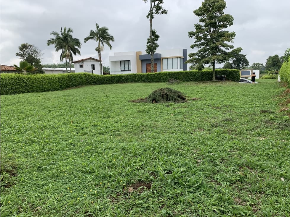 SE VENDE ESPECTACULAR LOTE EN QUIMBAYA EN CONJUNTO CERRADO - 1