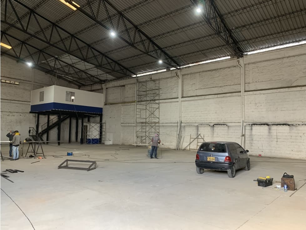 SE ARRIENDA BODEGA CERCA AL CENTRO DE ARMENIA - 1