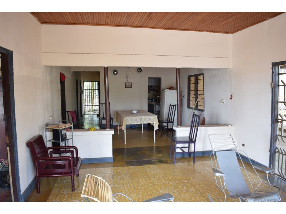 VENTA DE CASA Y LOTE EN ZONA COMERCIAL LORICA - 1