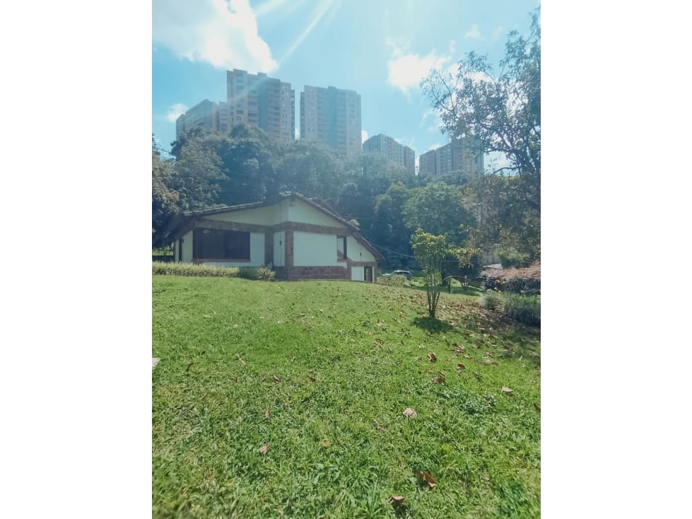 CASA CAMPESTRE EN ENVIGADO LOMAS DE LAS BRUJAS - 1