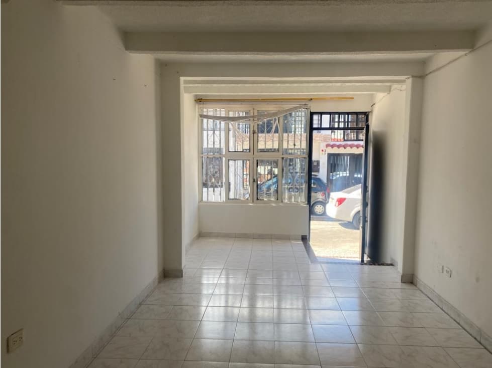 VENDO CASA BIFAMILIAR URBANIZACION LA CAMPIÑA - 1