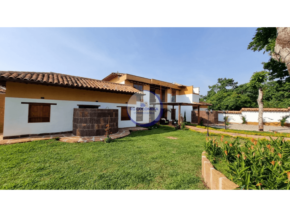 Espectacular Casa Campestre Diseño Contemporáneo con Piscina - 1
