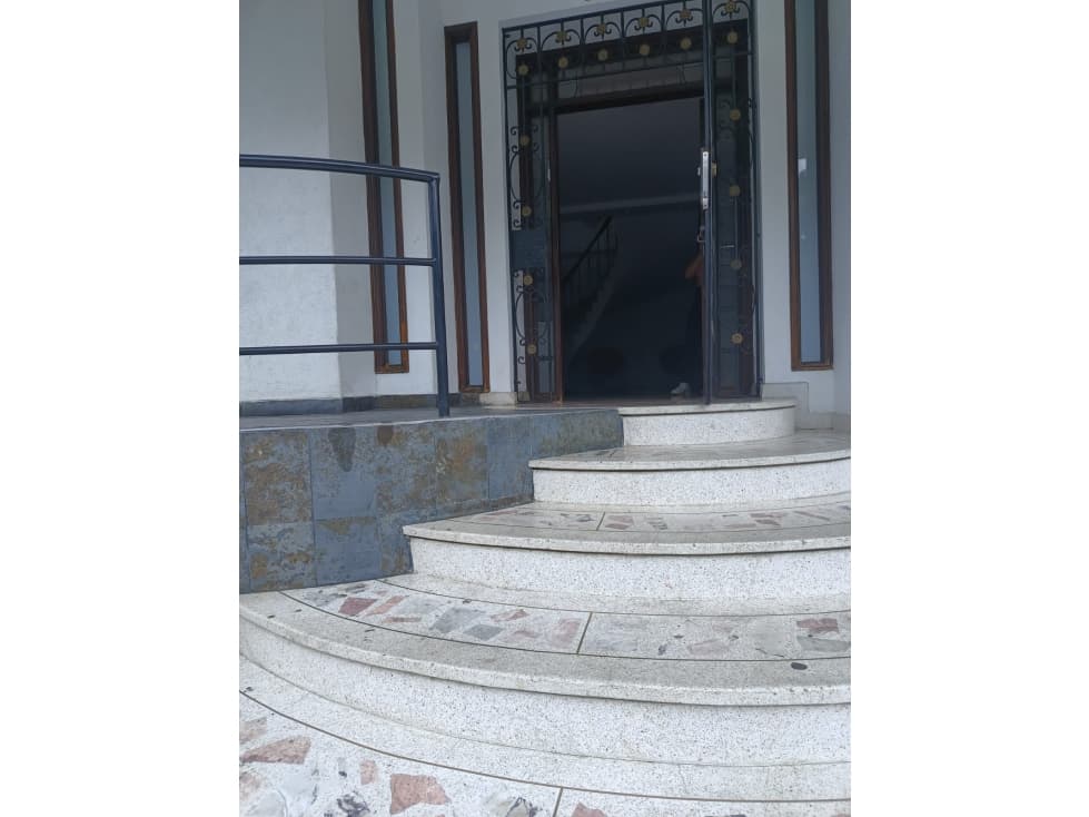 SE ARRIENDAOFICINA SEGUNDO PISO EN EL INGENIO - 1