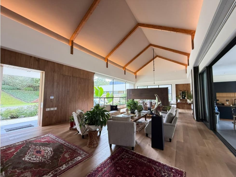 HERMOSA CASA EN ALTO DE PALMAS, ENVIGADO - 1