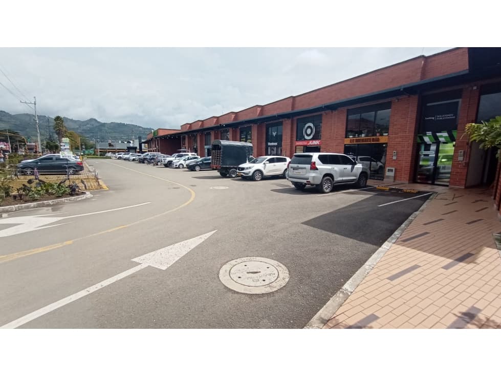 Venta de Locales Comerciales Mall La Ceja - 1