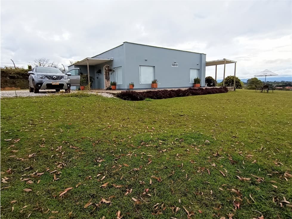 Venta de Finca Independiente en El Santuario - 1