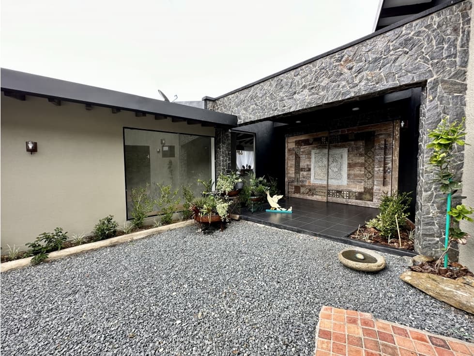 Venta de Casa Campestre en La Ceja - 1