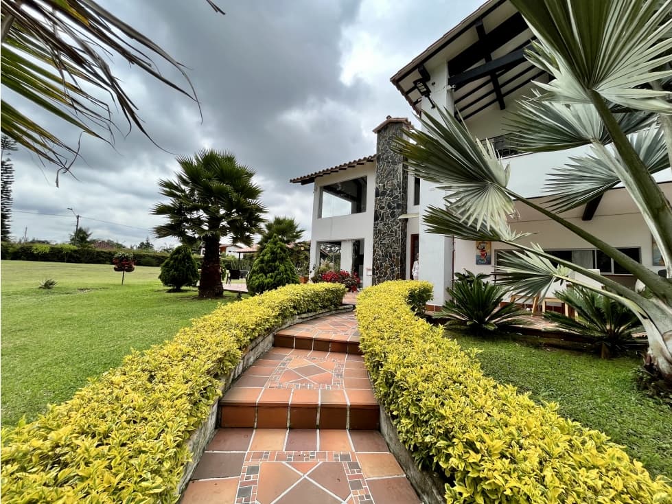 Venta de casa campestre en Guarne - 1
