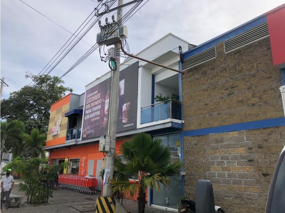 SE ARRIENDA OFICINA - 1