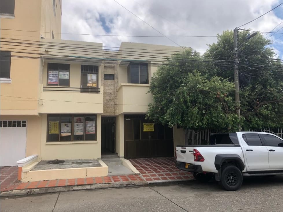 SE ARRIENDA CASA COMERCIAL - 1