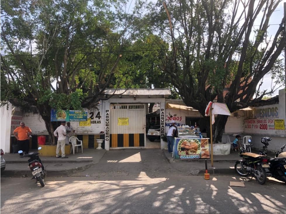 SE ARRIENDA PARQUEADERO - 1