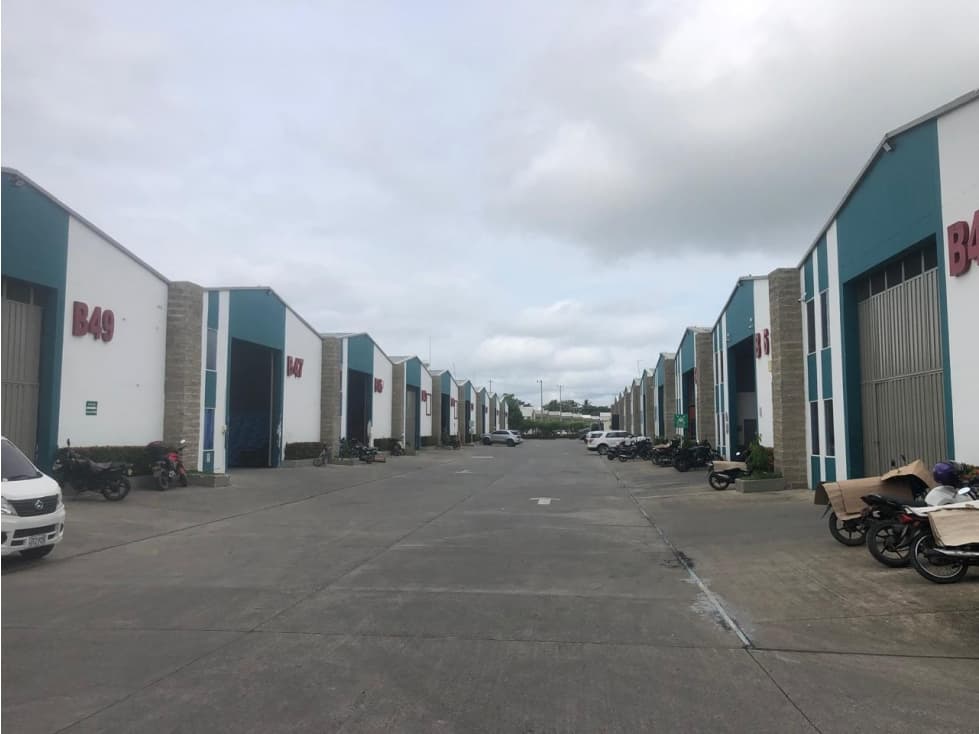 BODEGA DISPONIBLE EN ARRIENDO Y VENTA C.E. EL TRIUNFO - 1