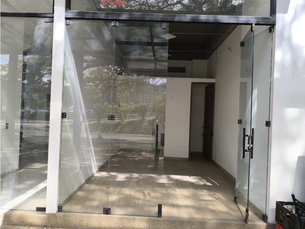 ARRIENDA LOCAL EN VILLETA - 1