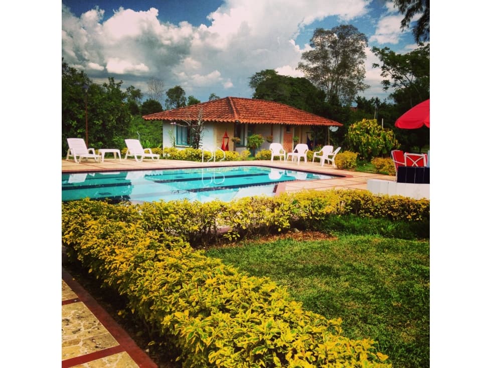 ALQUILER FINCA HOTEL VIA MONTENEGRO - PUEBLO TAPAO - 1