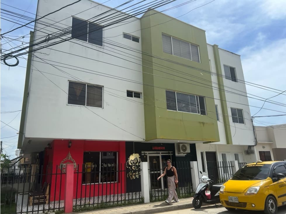 EDIFICIO DE 3 PISOS EN VENTA EN MONTERIA, BARRIO EL AMPARO - 1